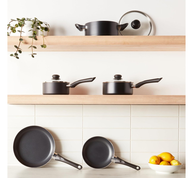 Amazon Basics Batterie de cuisine anti-adhésive 8 pièces, Noir