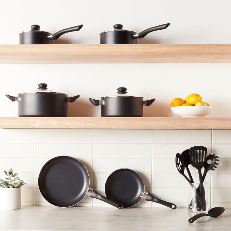 Amazon Basics Batterie de cuisine anti-adhésive 8 pièces, Noir
